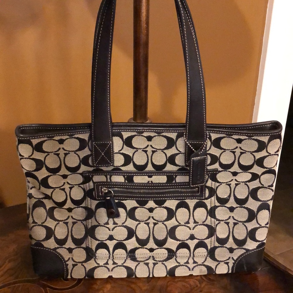 Coach signature bag. Great condition.